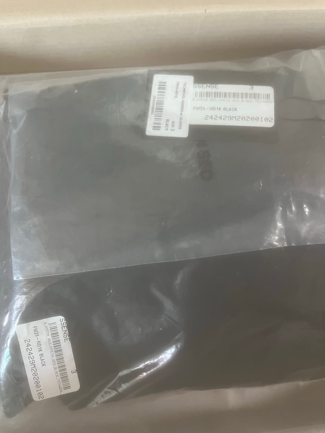 hyeinseo black tech wool hoodie 3size 상품이미지3