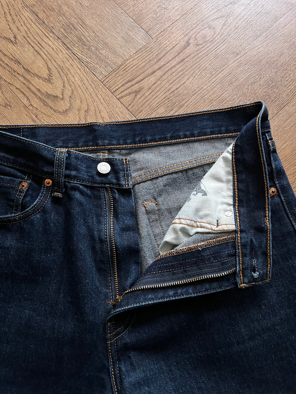 [34]리바이스 505 레귤러 스트레이트핏 생지 데님 팬츠 상품이미지4