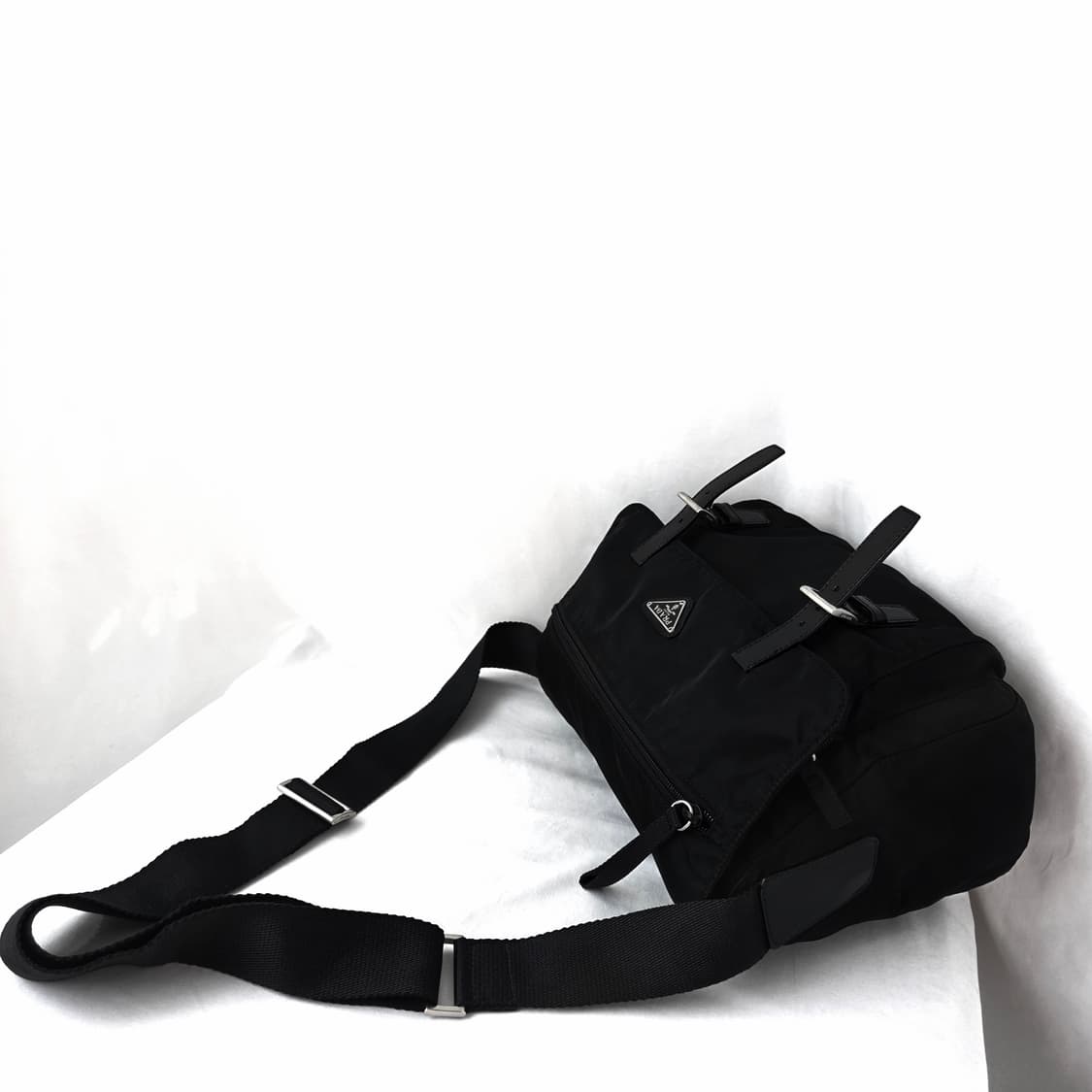 [정품 PRADA] 프라다 투포켓 나일론 크로스백 메신저백 남녀공용 상품이미지4