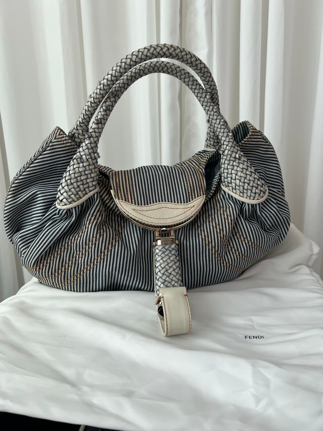 펜디 스파이 데님 스트라이프 숄더백 상품이미지4