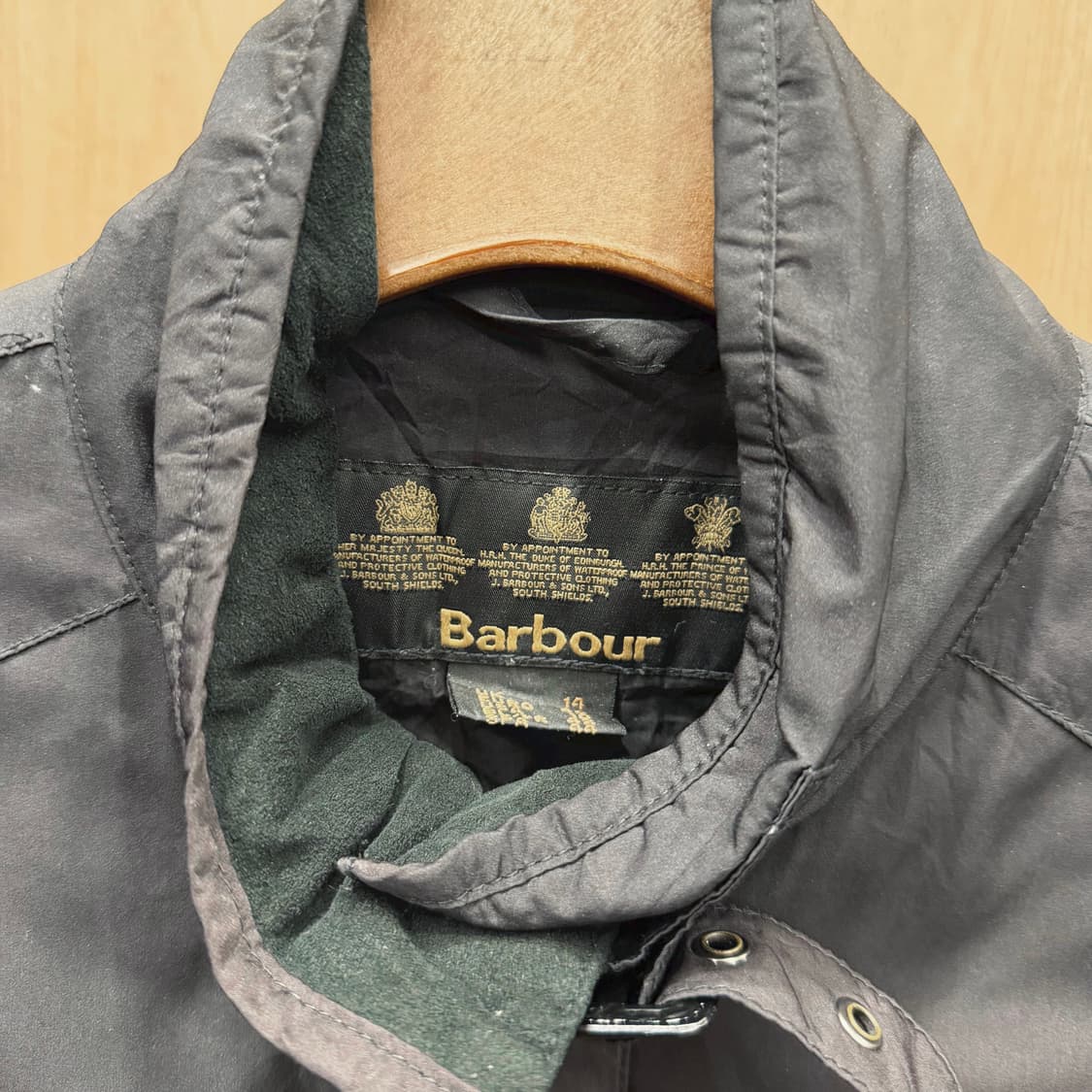 바버 필드 자켓 멀티 포켓 에폴렛 스탠드 카라 디테일 네이비 상품이미지7