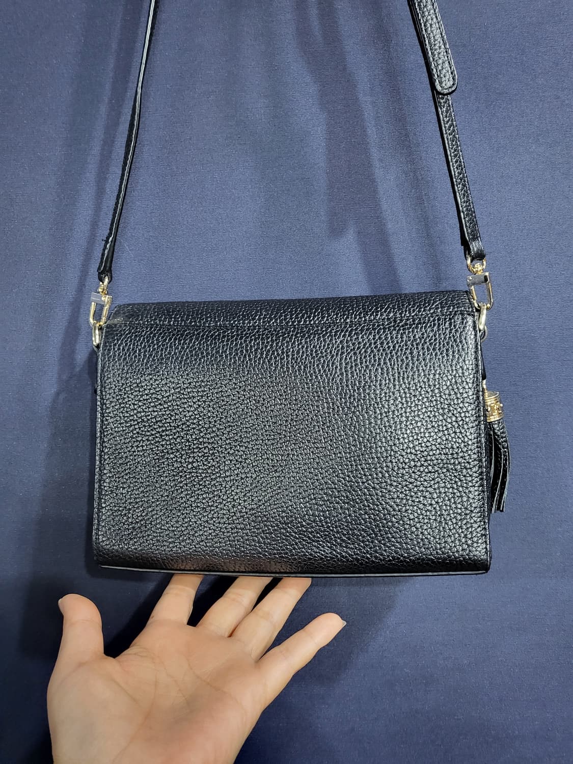 메트로시티 테슬 크로스백 상품이미지3