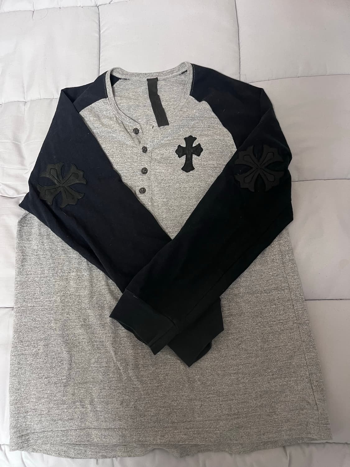 크롬하츠 크로스패치 헨리넥 상품이미지2