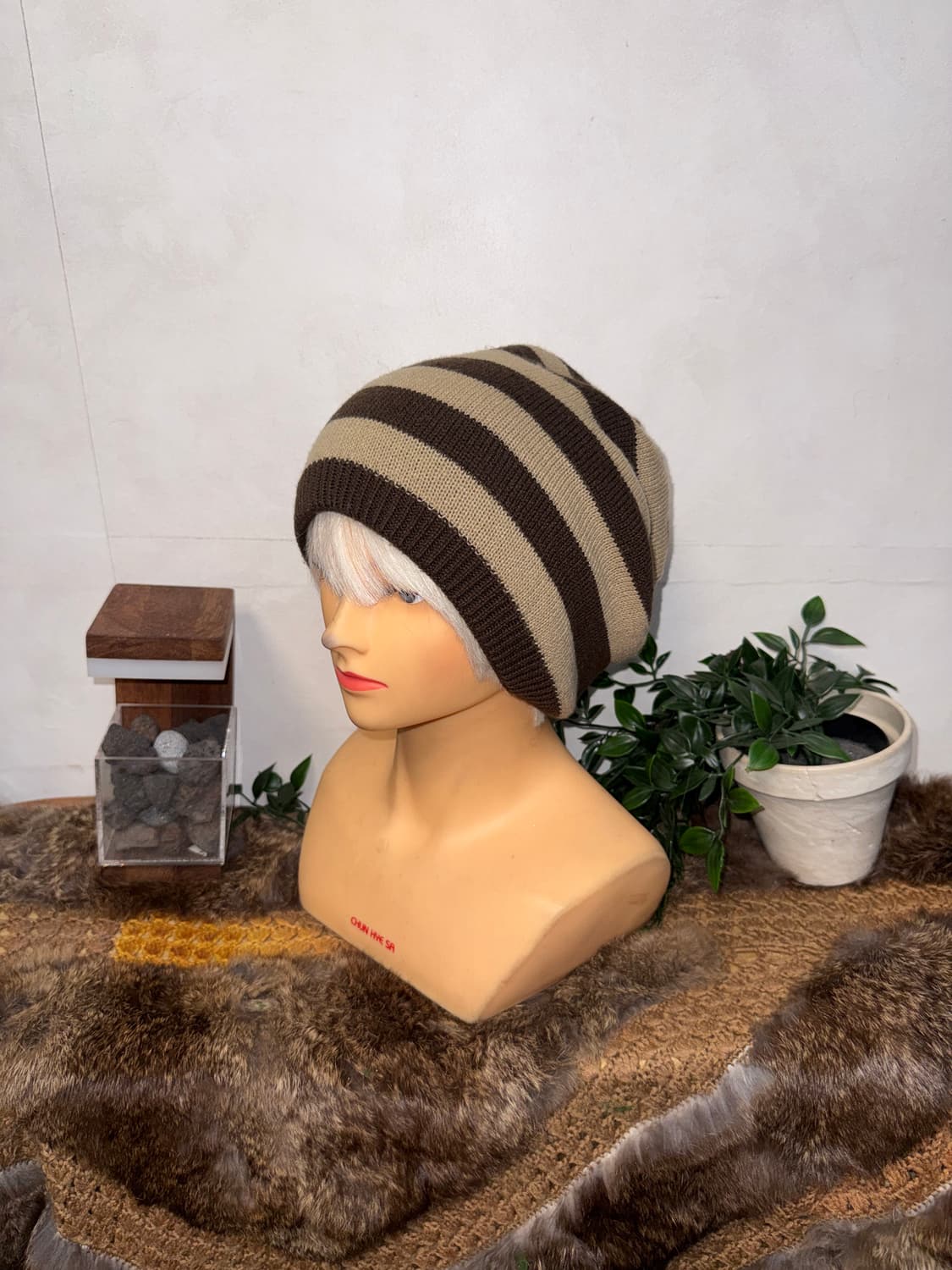 Brown damaged stripe reversible beanie 상품이미지2