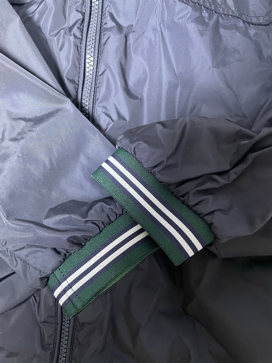 [2] 몽클레어 네이비 컬러 장클로드 바람막이 후드자켓 상품이미지5