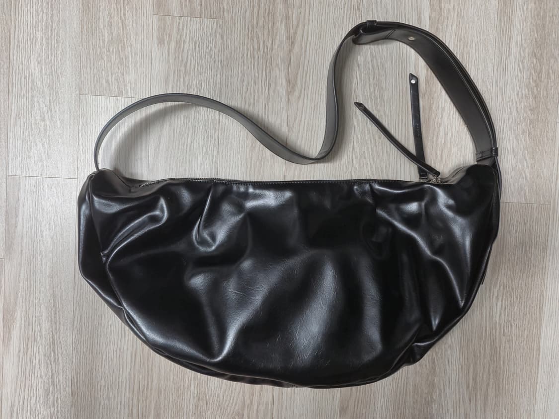 [FREE] 드로우핏(DRAW FIT) 레더 호보 크로스백 - 블랙 (실 상품이미지1