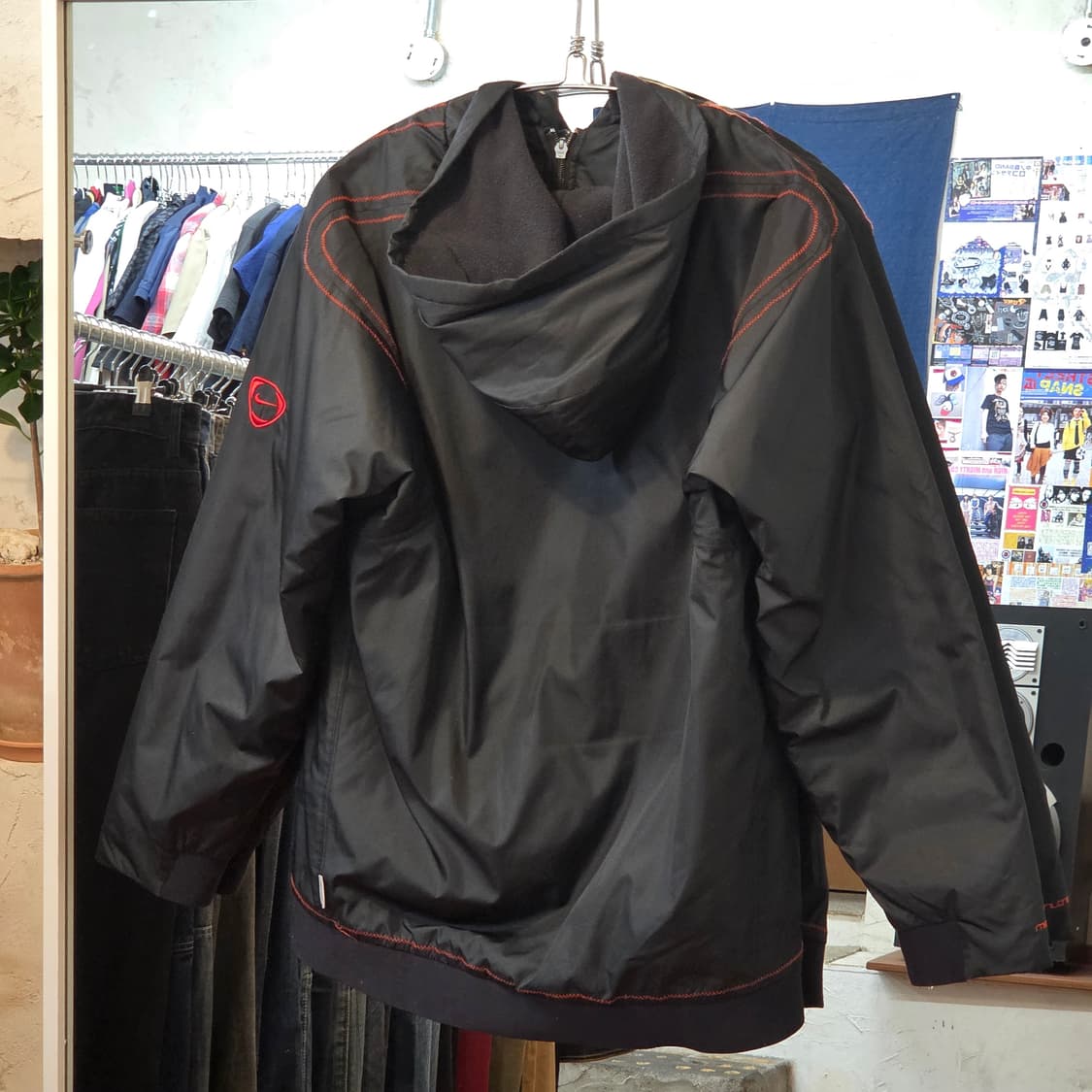 NIKE 블랙 누빔 후드 바람막이 점퍼 상품이미지4