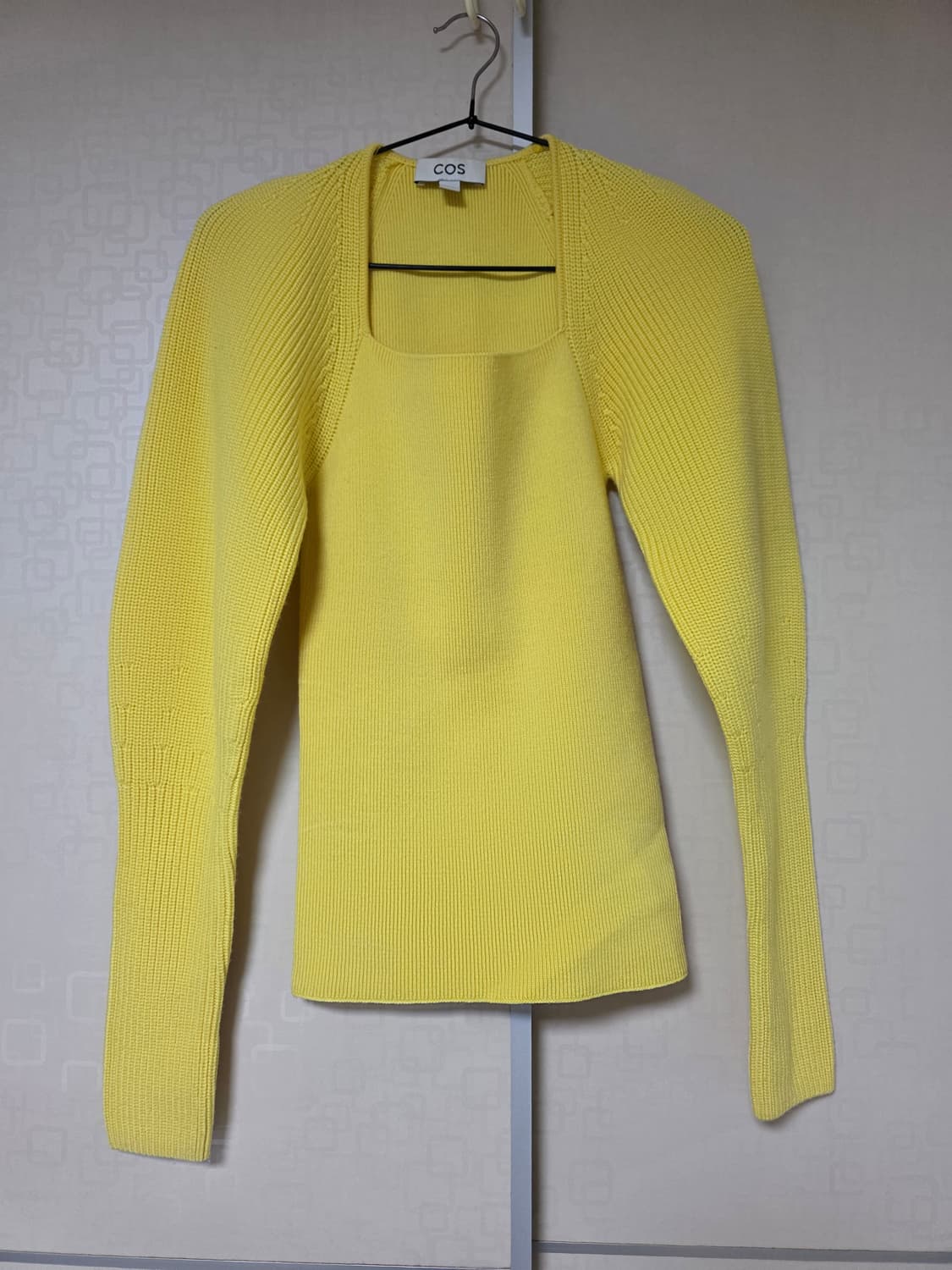 COS 옐로우 스퀘어넥 니트 XS (새상품) 상품이미지2