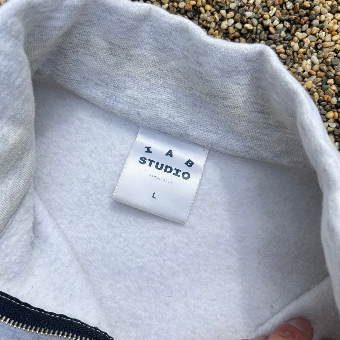 아이앱 스튜디오(I.A.B Studio) 반집업 맨투맨 상품이미지8