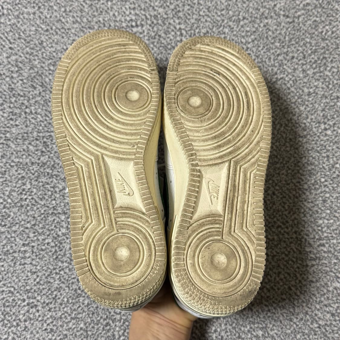 [정가 15만원] 나이키 에어포스 그린 235 상품이미지7