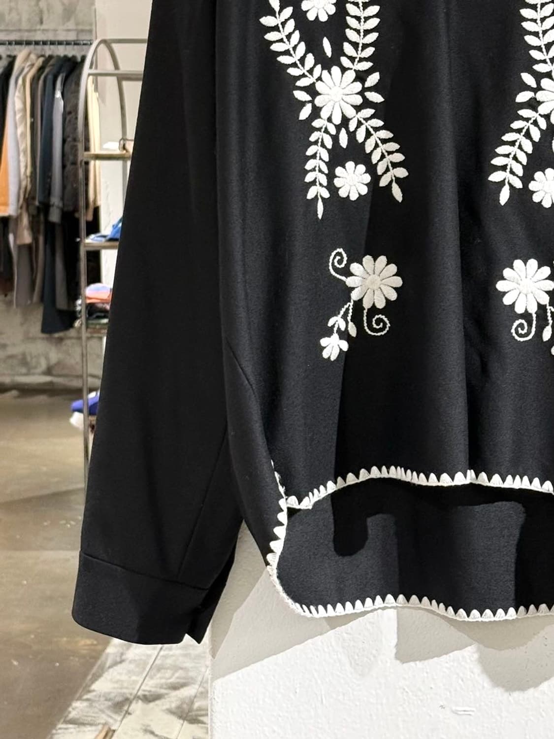 디스커버드 블랙 플라워 스티치 플라노 스키퍼 셔츠 상품이미지4