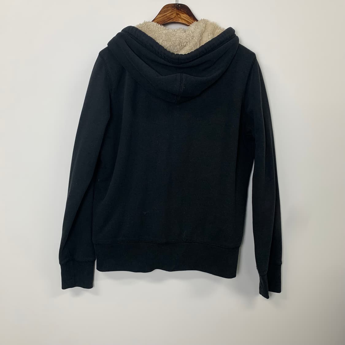 후아유 y2k 와투케 블랙 양털 후드집업 상품이미지3