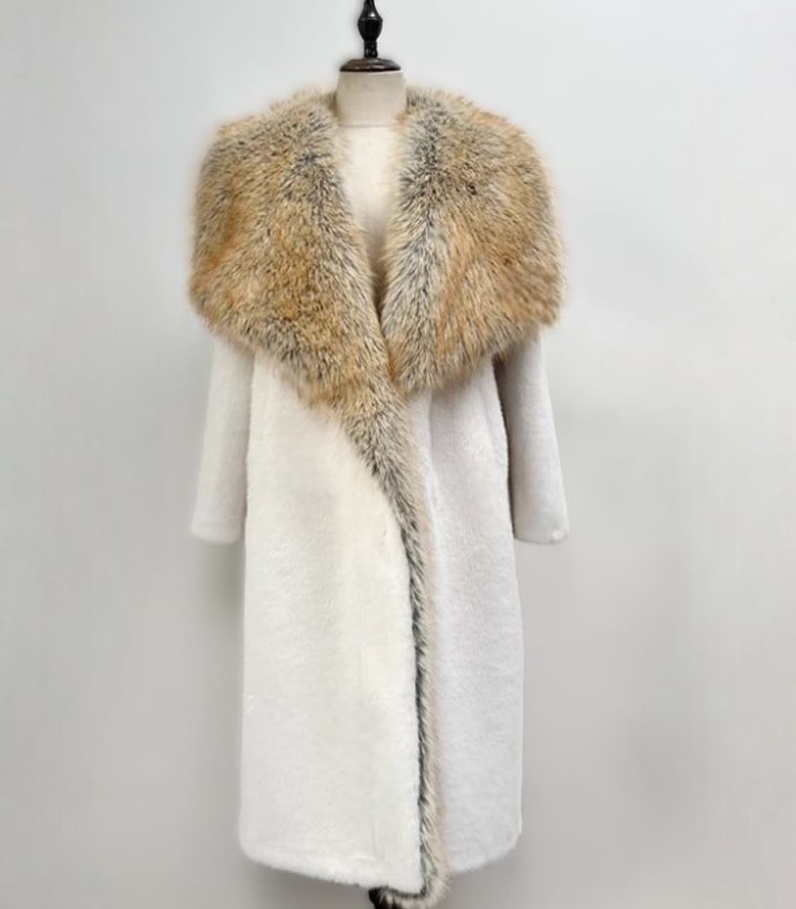 화이트 럭셔리 페이크 퍼 롱코트 (새상품) 상품이미지2