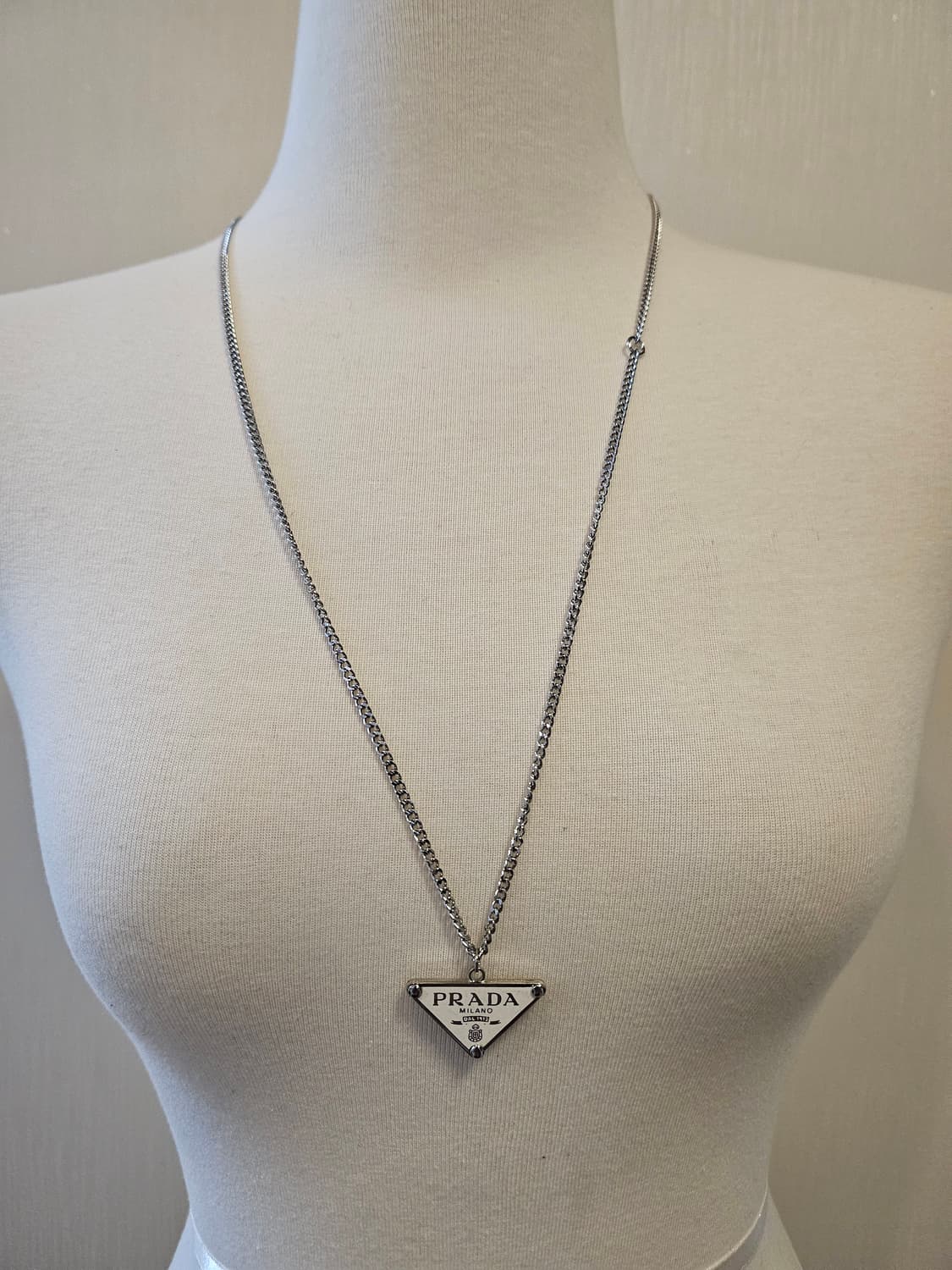 프라다 업사이클링 롱체인 목걸이 화이트 상품이미지7
