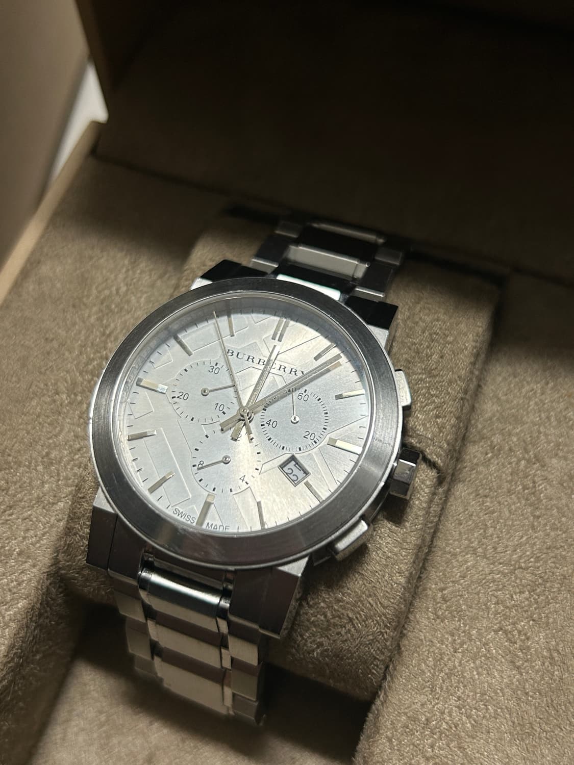 버버리 크로노그래프 쿼츠 메탈시계 상품이미지2