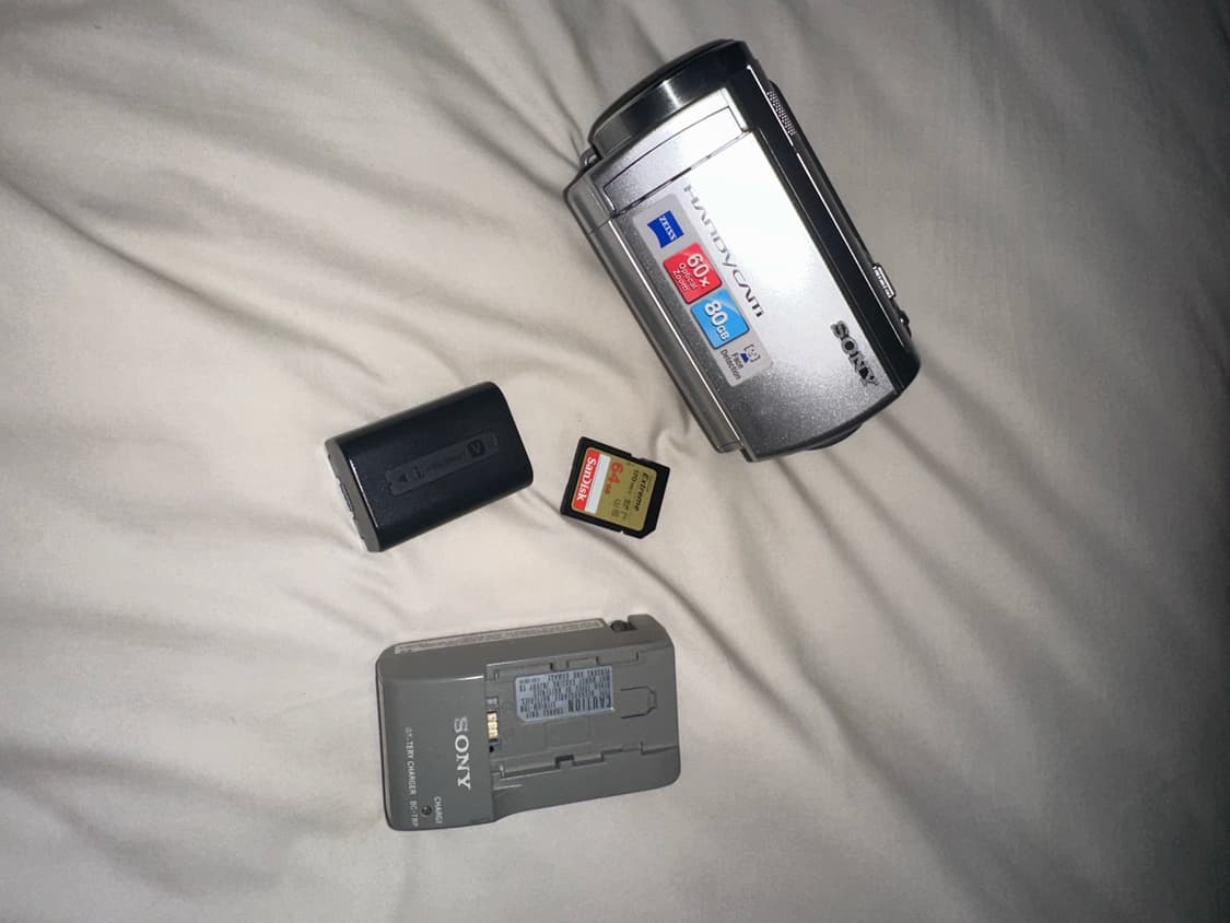 소니 핸디캠 DCR-SR68 팝니다 상품이미지3