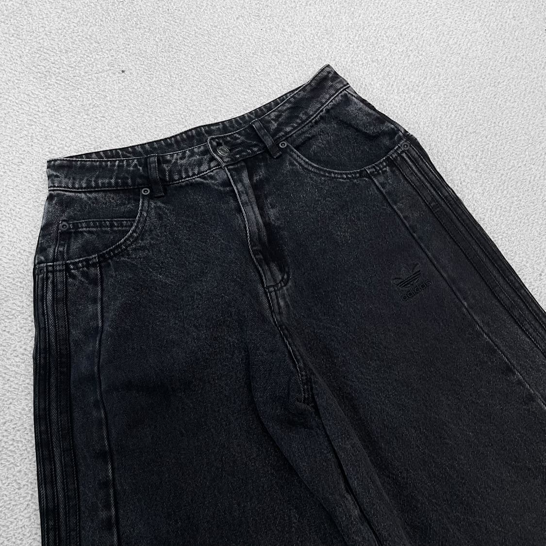 아디다스 아디브레이크 데님 팬츠 흑청 상품이미지2