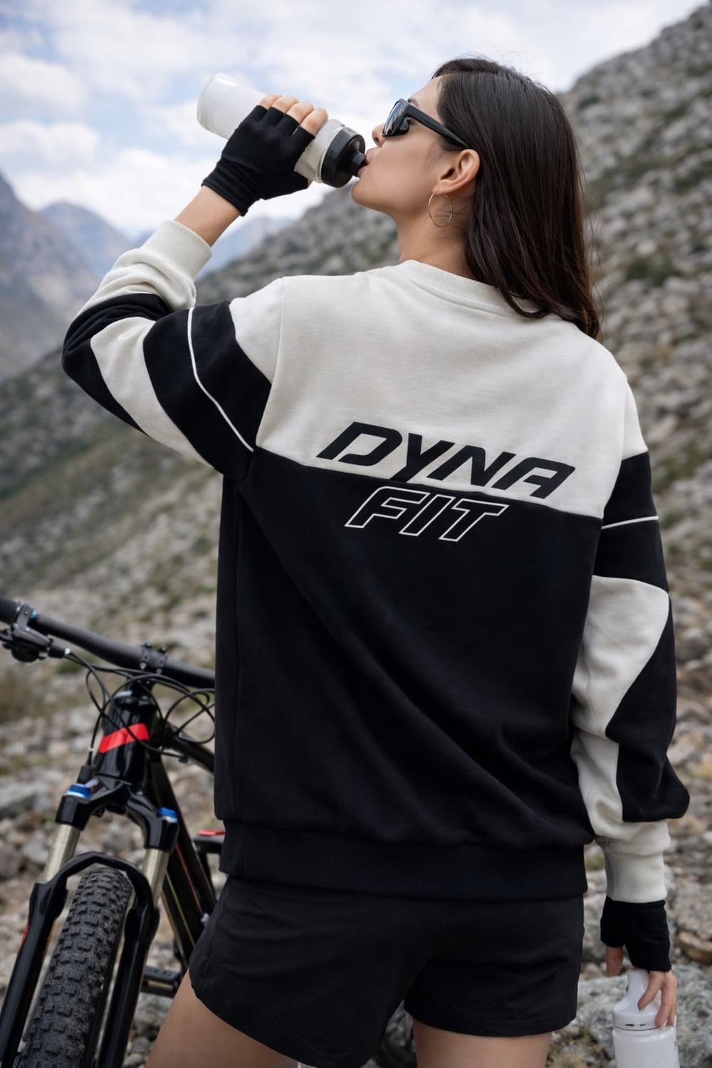 DYNAFIT 다이너핏 로고 배색 맨투맨 상품이미지2