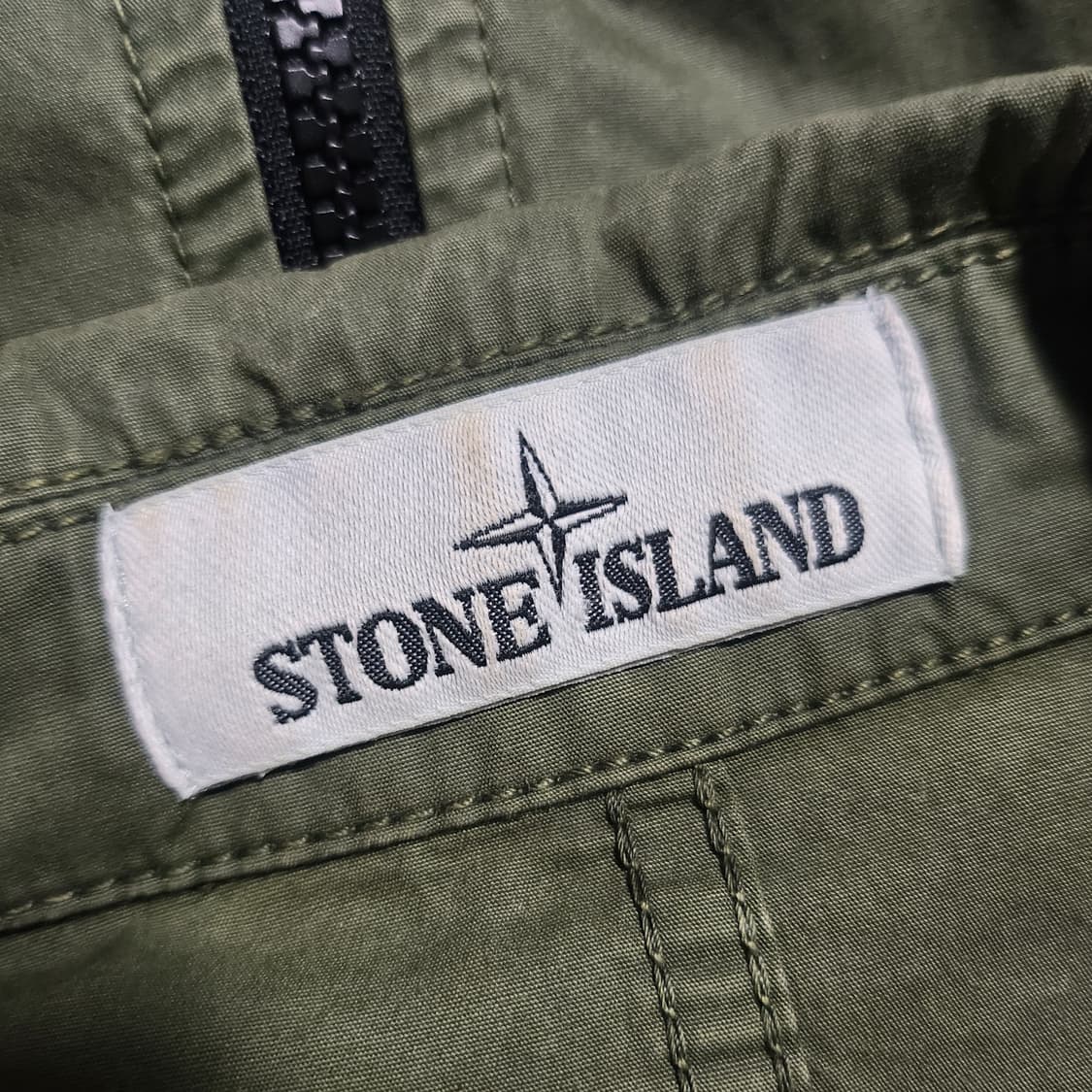 [새상품급]20SS 스톤아일랜드 올드이펙트 오버셔츠 L 카키 상품이미지4