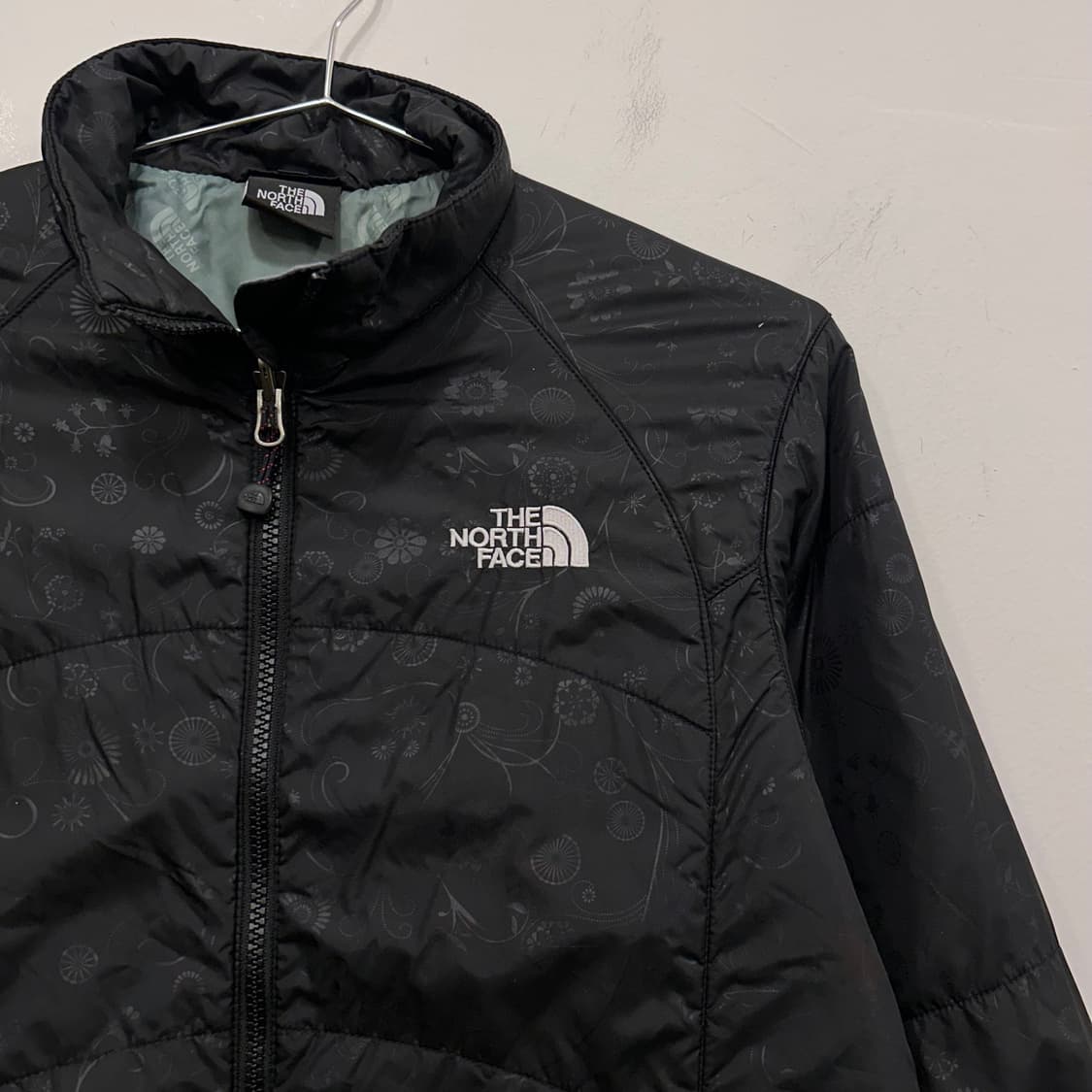 노스페이스 페이즐리 패턴 래글런 경량패딩 상품이미지1