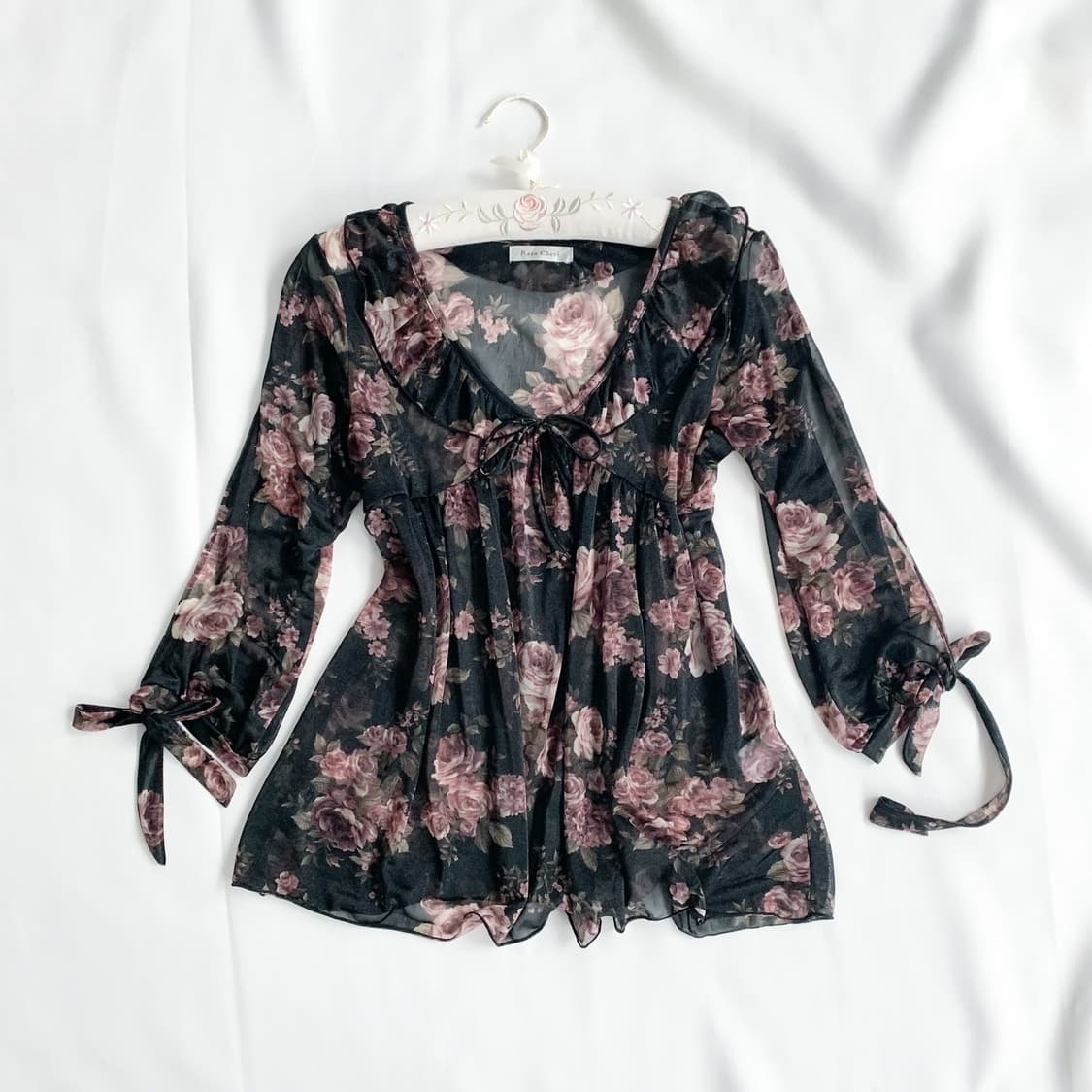 Rosa cherry ♥ 로사체리 블랙페어리 트임 블라우스 상품이미지1