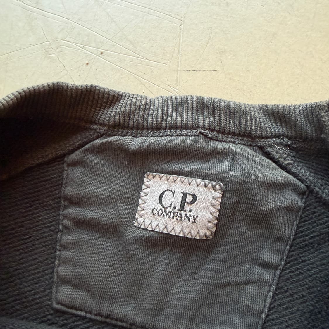cp컴퍼니 가먼트다잉 스웻셔츠 상품이미지6
