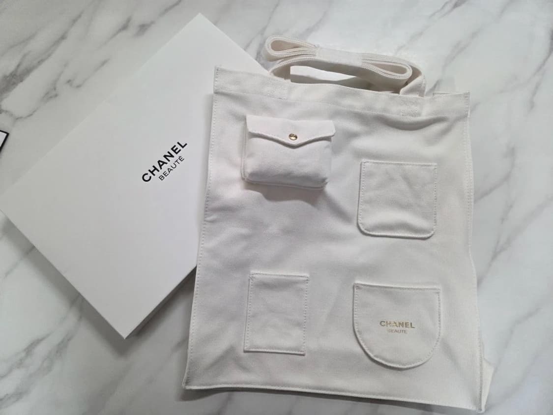 [새상품]샤넬 뷰티 멀티포켓 에코백 상품이미지2