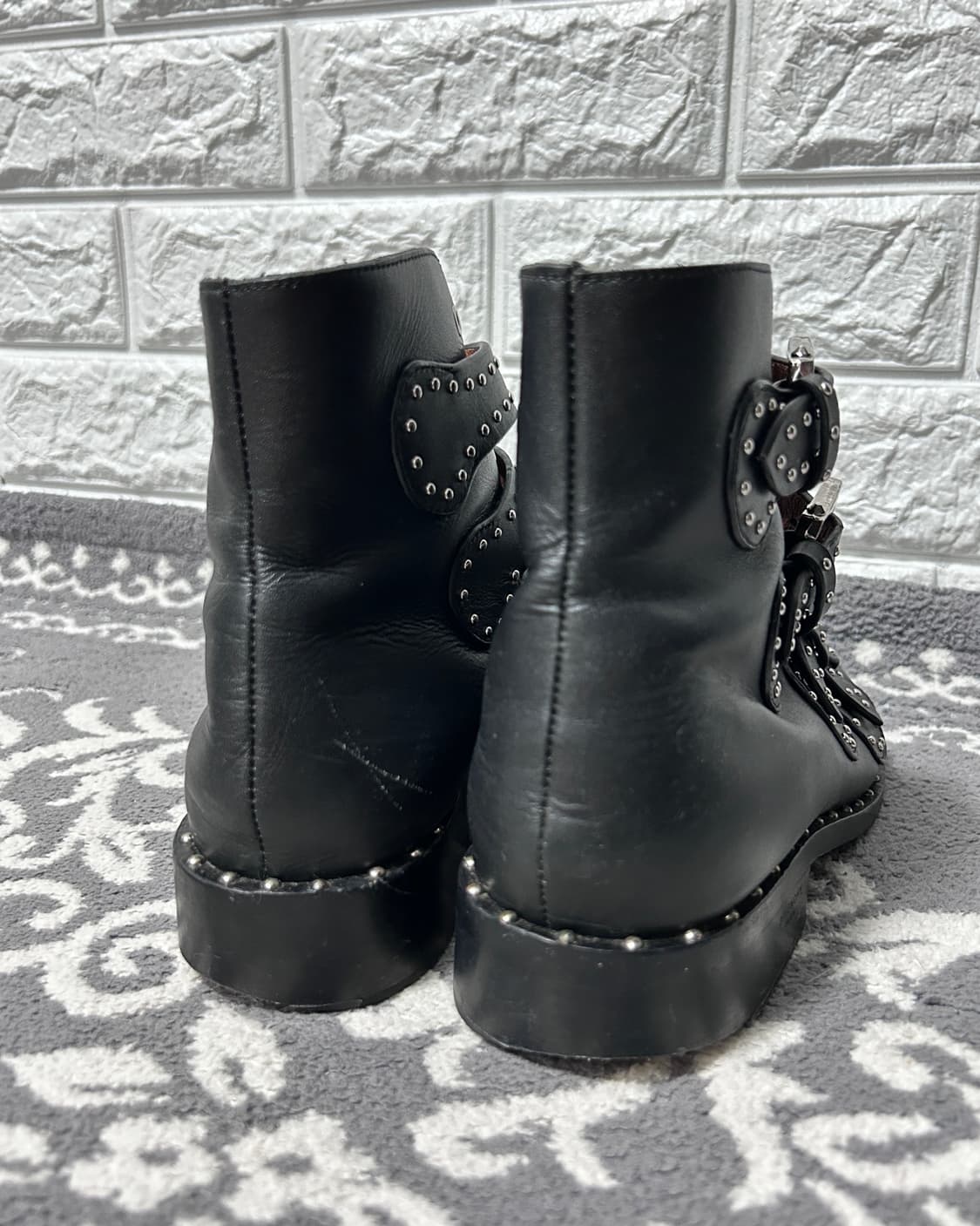 지방시 스터드 멀티 버클 앵클 부츠 상품이미지4