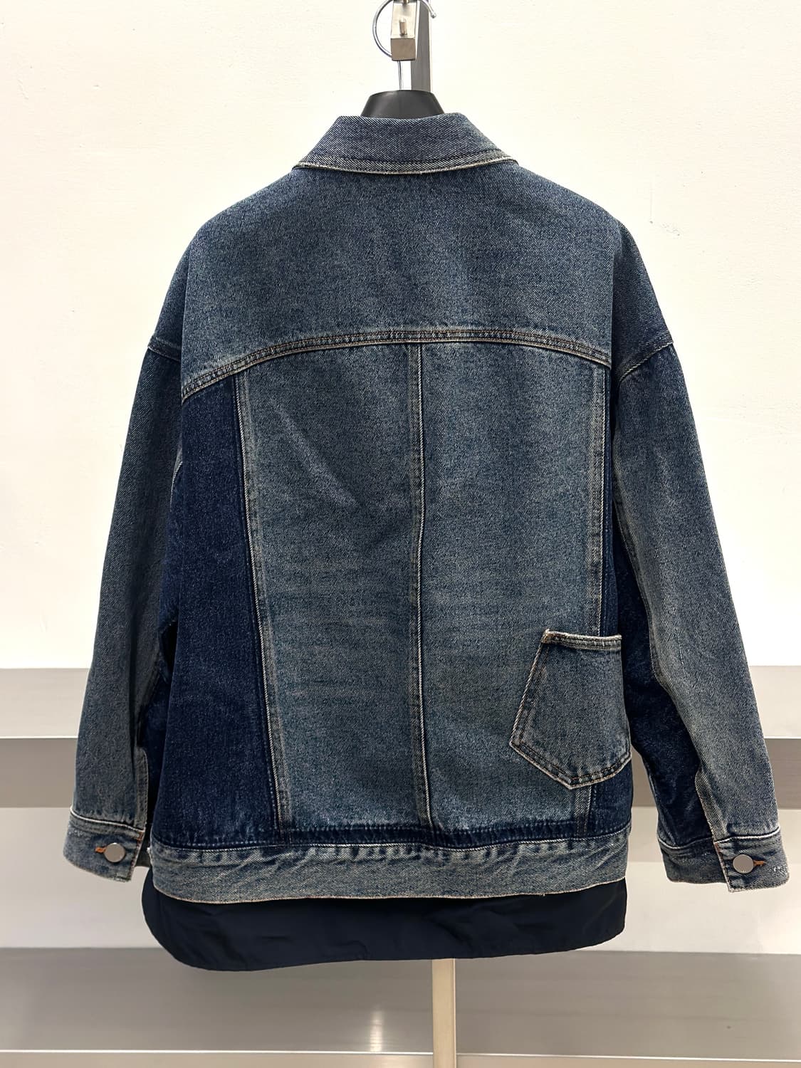 구호 오버사이즈 데님 트러커 자켓  상품이미지5