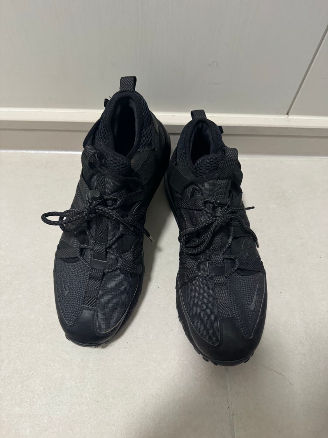 나이키 에어맥스 보우핀 트리플 블랙 판매합니다.  상품이미지2