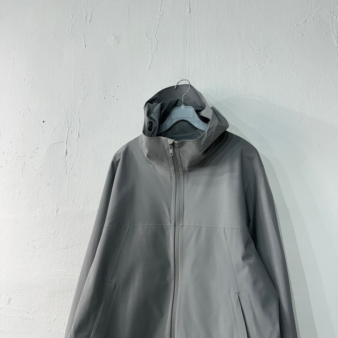 유니클로 그레이 바람막이 자켓 L 상품이미지2