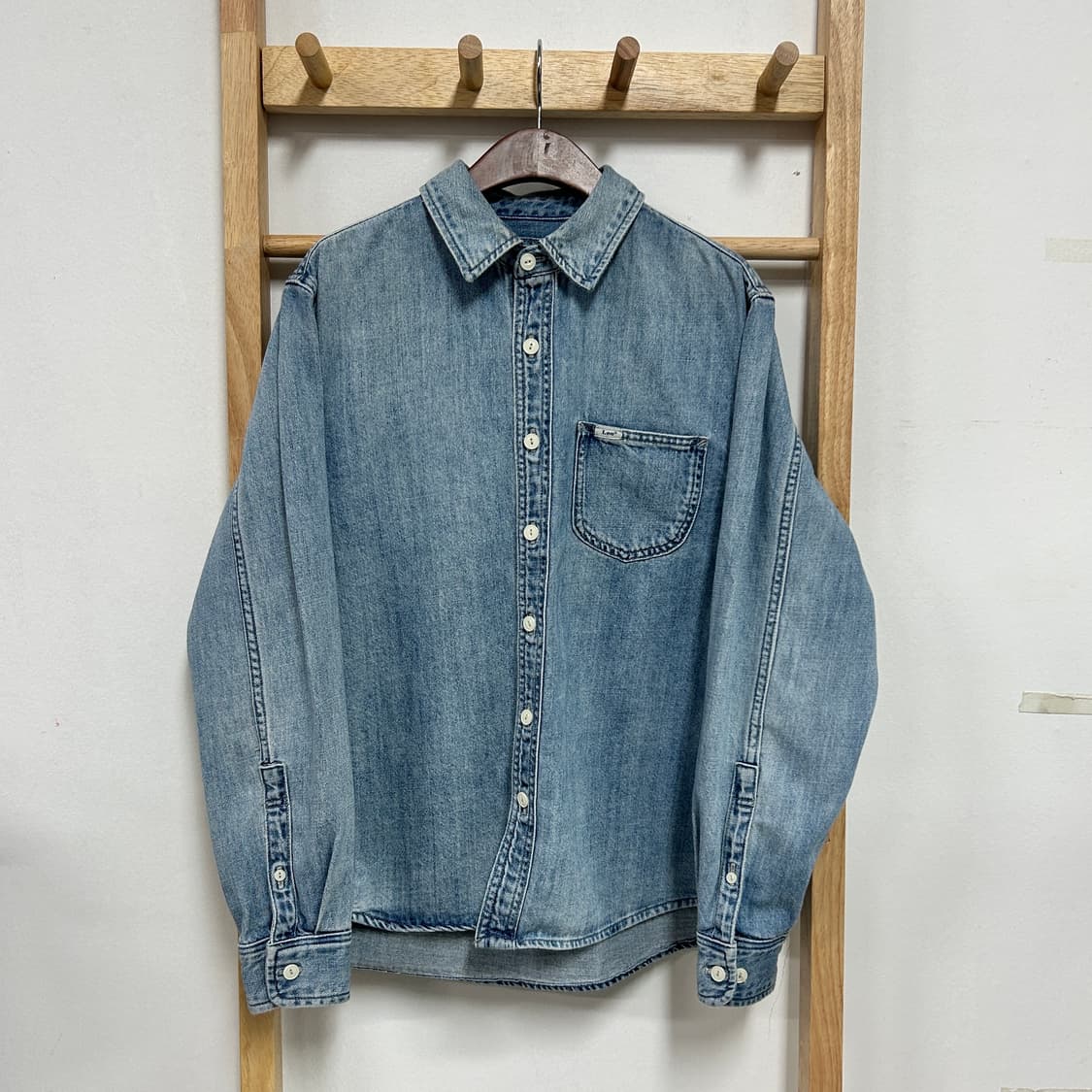 Lee 오버핏 워싱 데님 셔츠 상품이미지4