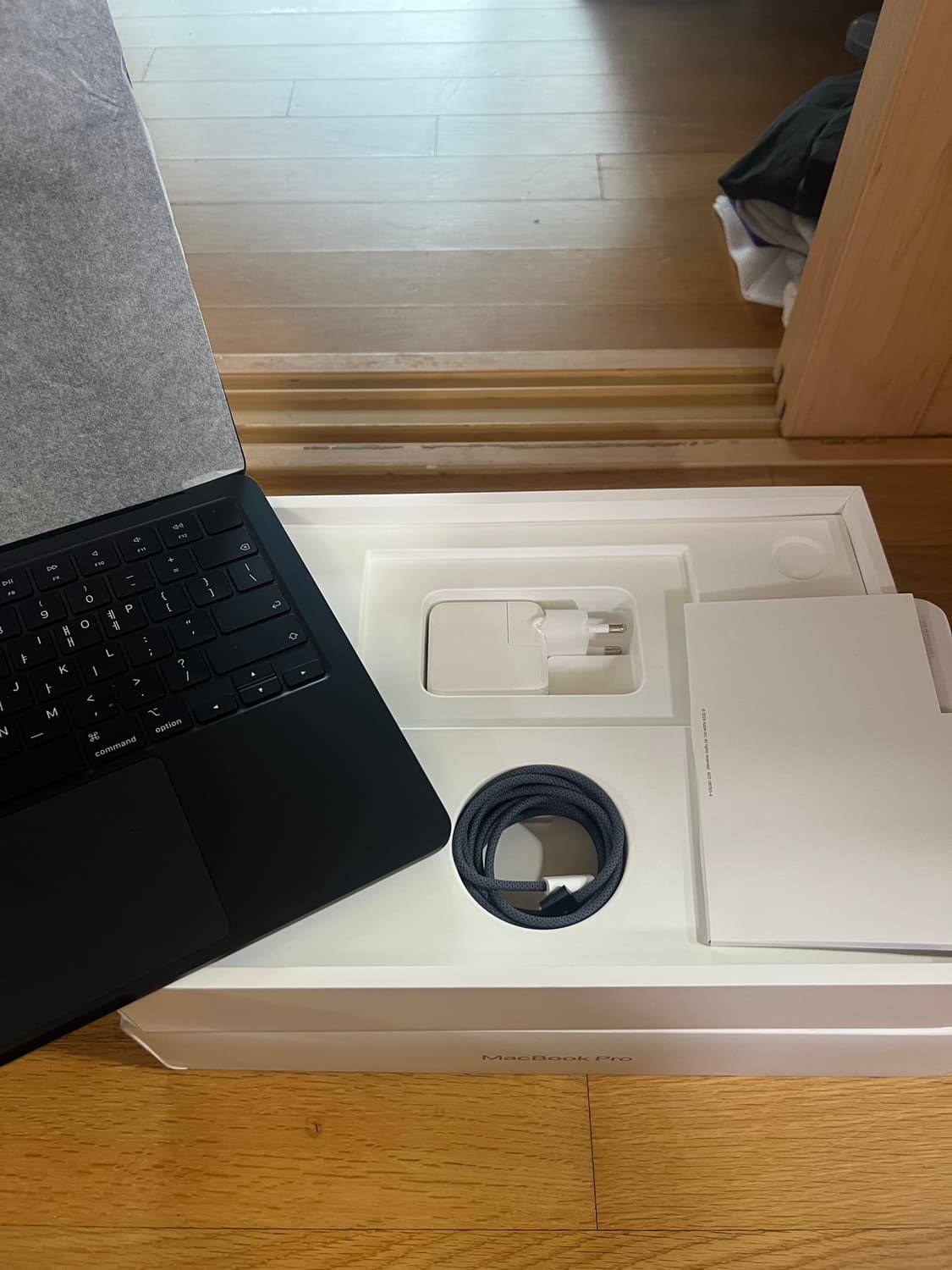 맥북에어13 M3 16GB/256GB 미드나이트 상품이미지1
