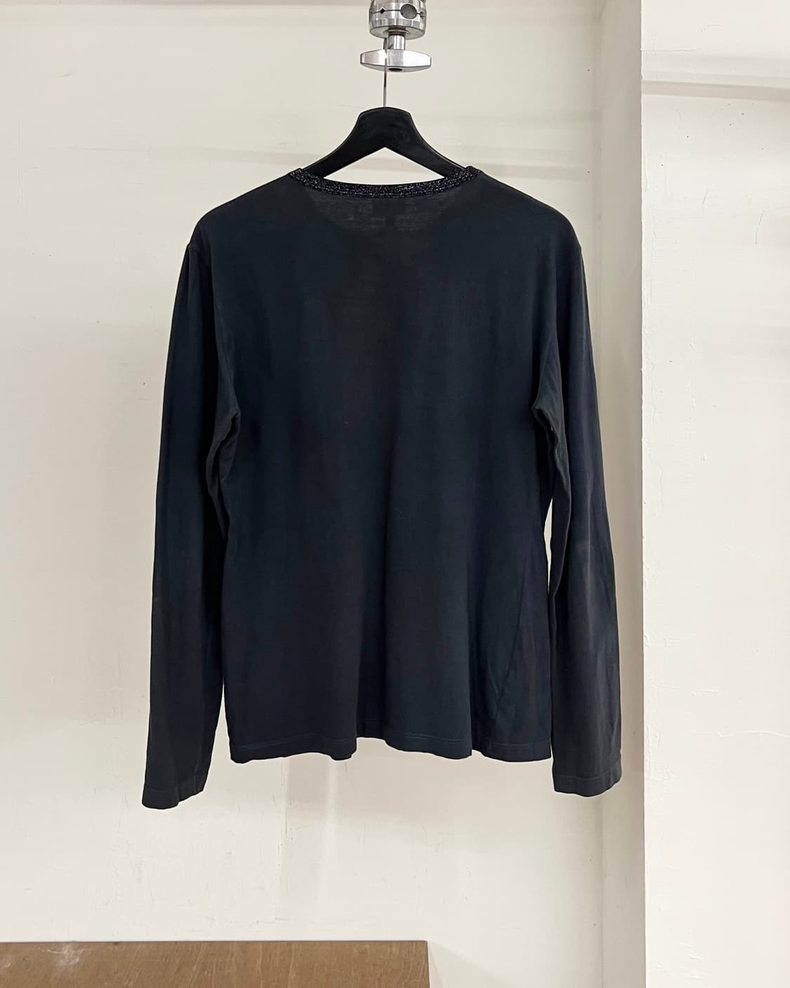 돌체앤가바나 블랙 글리터리 넥라인 롱슬리브 상품이미지6