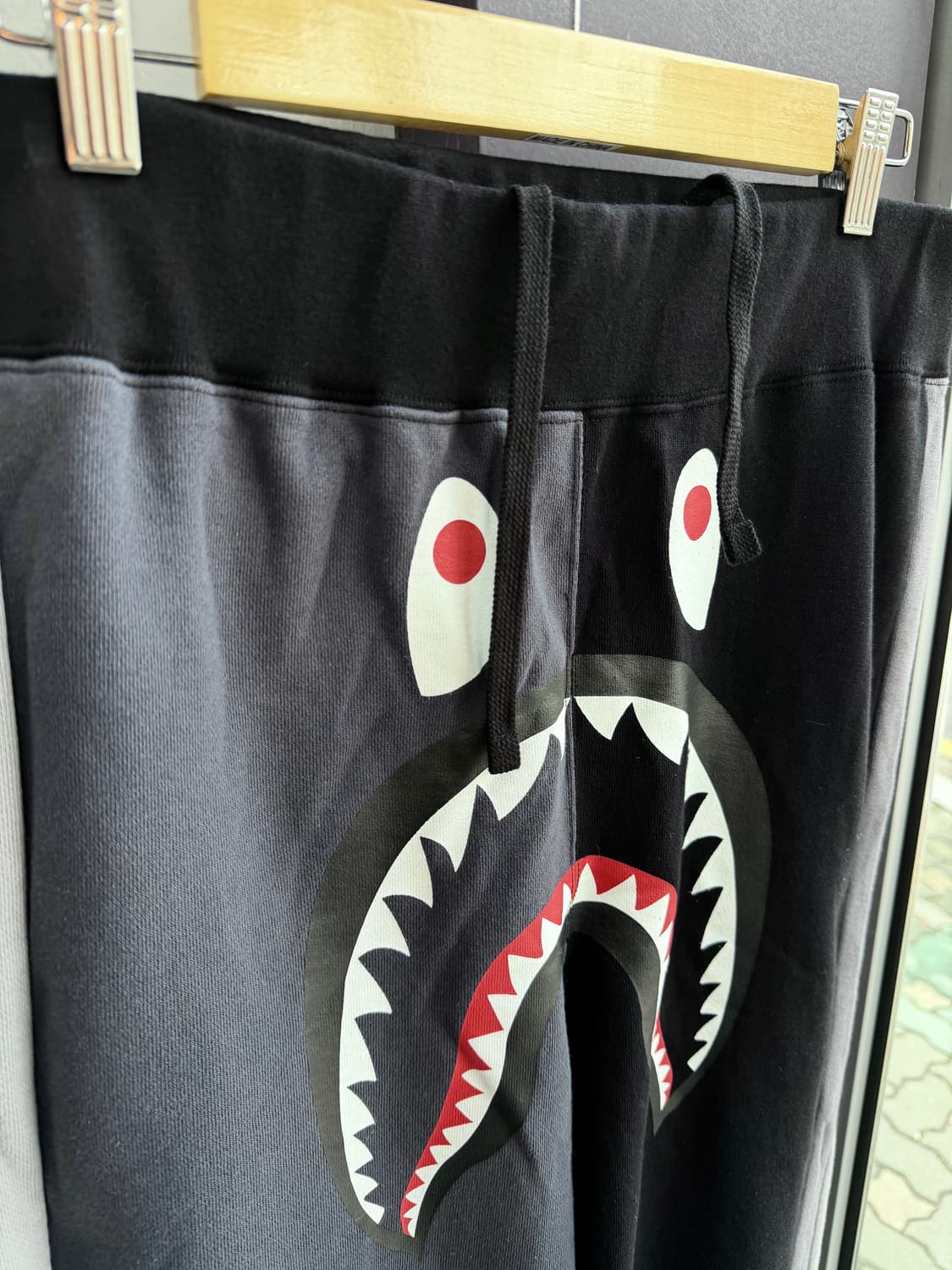 .L/ 베이프 하프앤하프 샤크 조거팬츠 상품이미지5