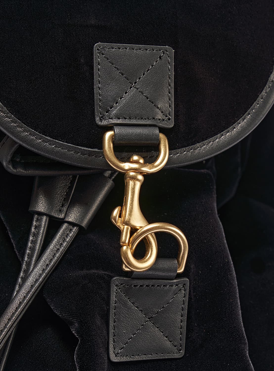 더바넷 벨벳 백팩 Little Black Velvet Backpack 상품이미지6