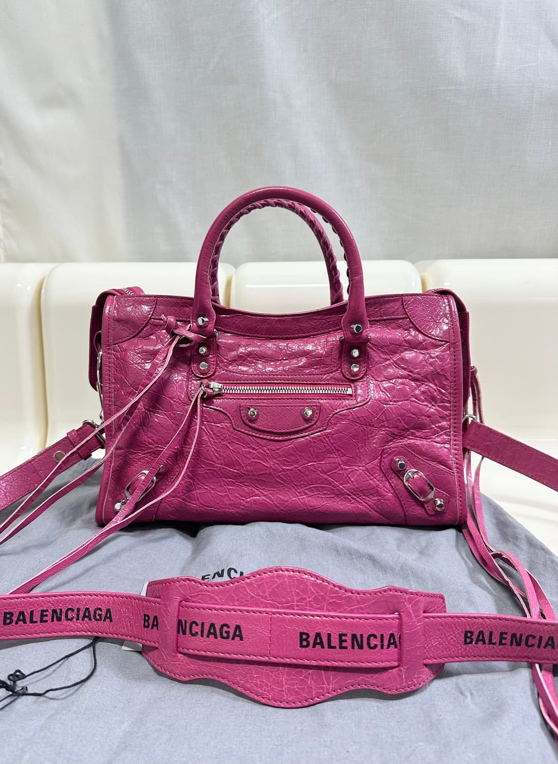 [SA 정품] 발렌시아가 시티 모터백 스몰 핑크 상품이미지1