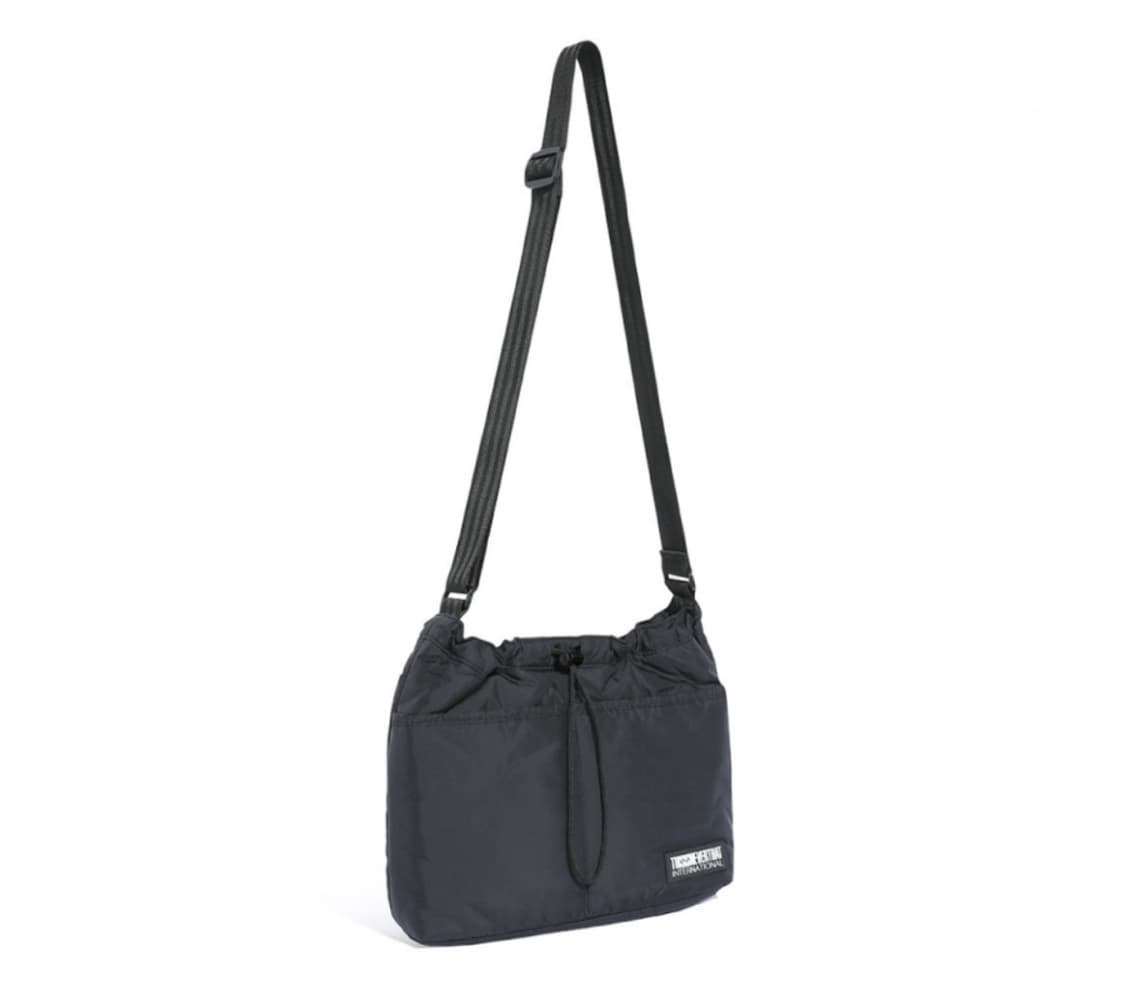 (새상품)디스이즈네버댓 나일론 숄더백 블랙 상품이미지2
