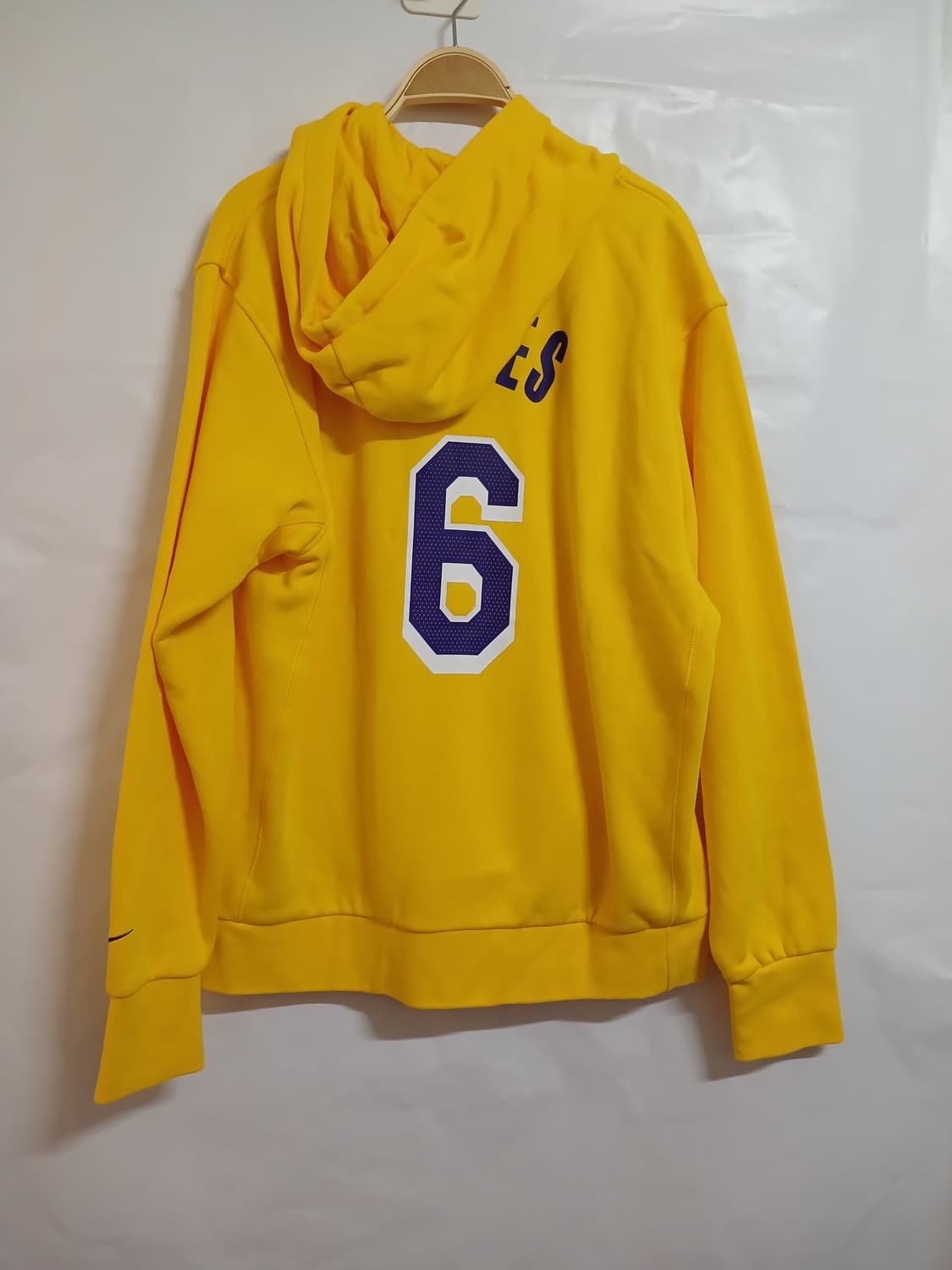 (새상품,M,100)NIKE LA 레이커스 에센셜 플리스 풀오버 후드티 상품이미지4