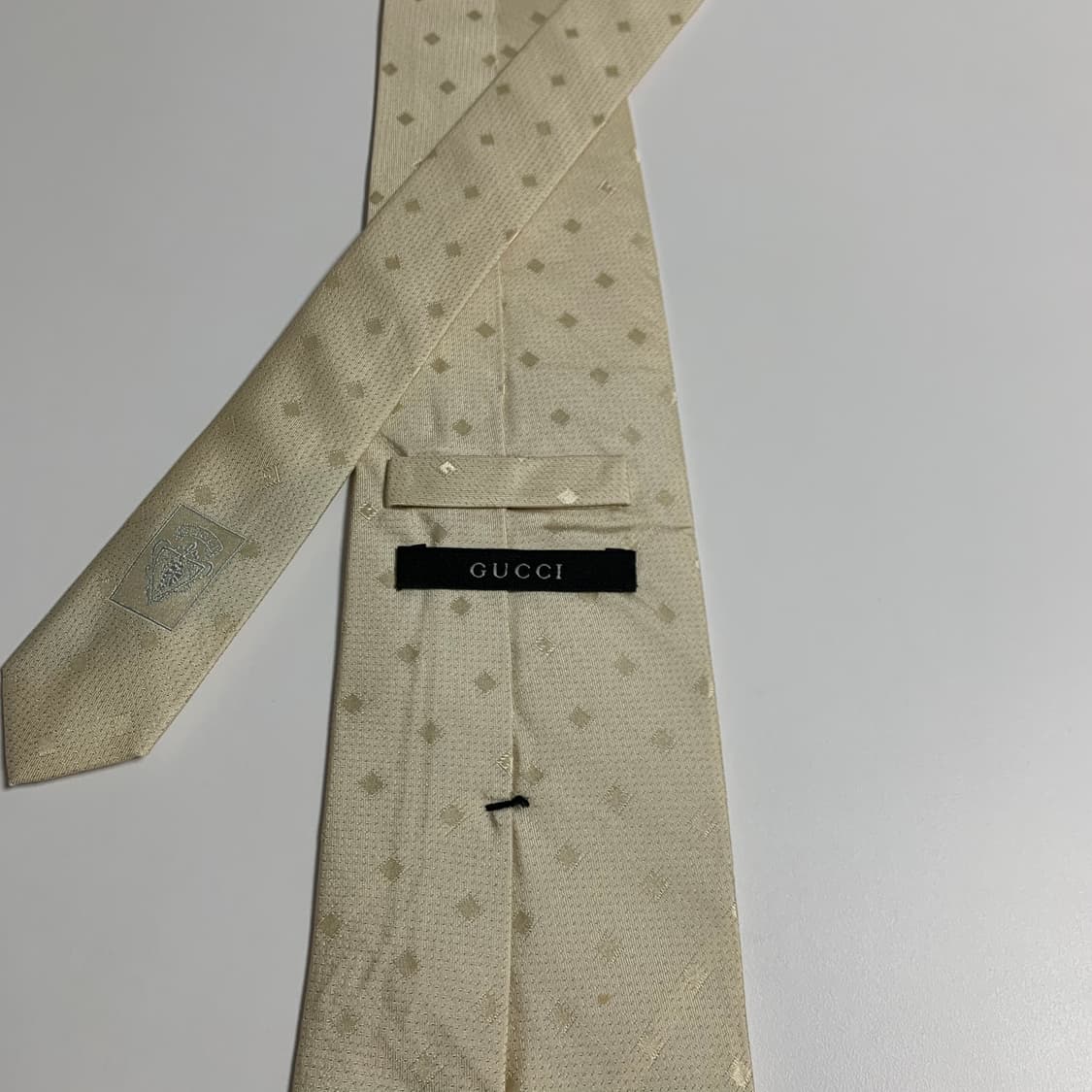 구찌(GUCCI) 명품 결혼식넥타이 이태리 100실크 클래식룩 9.5cm 상품이미지4