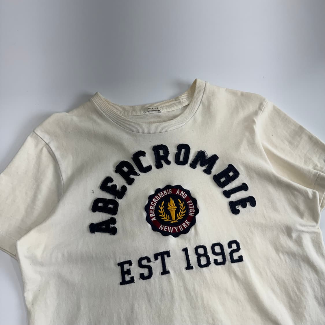 Abercrombie 아베크롬비 아치 로고 아이보리 반팔 상품이미지4