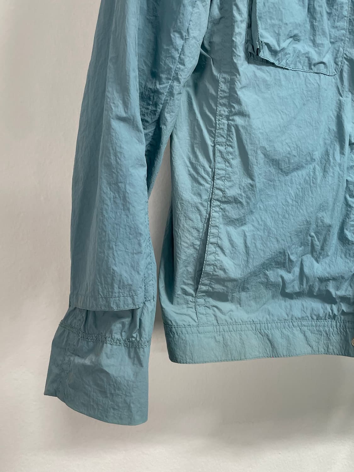 CP컴퍼니 스카이블루 나일론 집업 자켓  (on.607) 상품이미지4