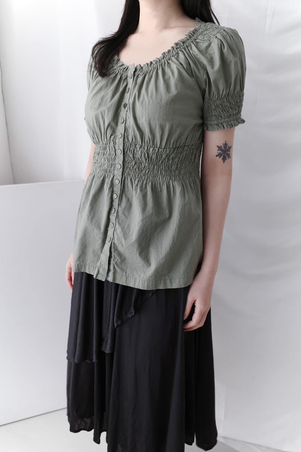 button shirring half blouse  상품이미지7