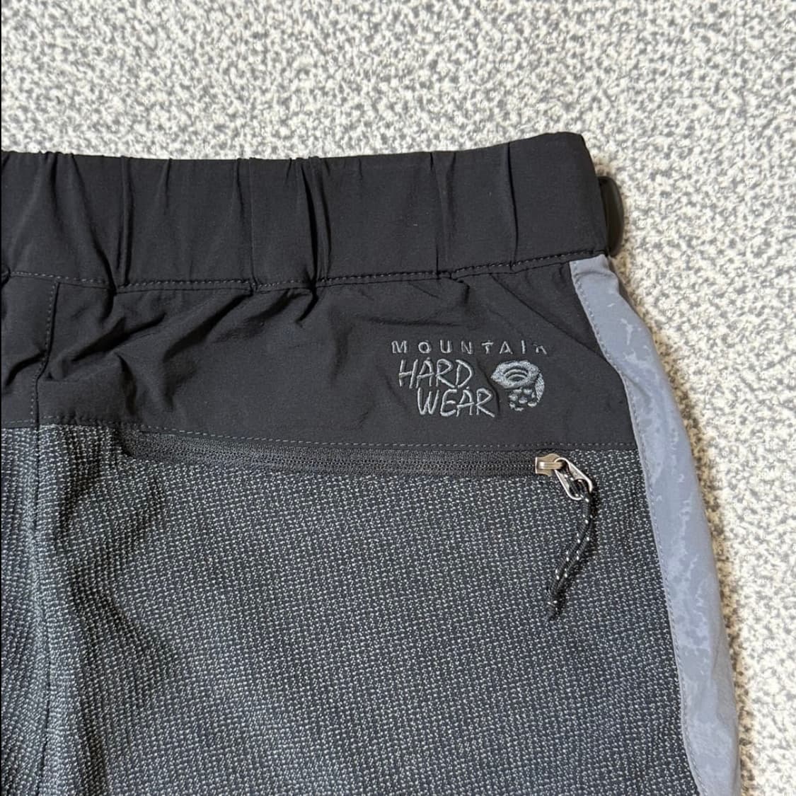 [정가 13만원 새상품] 마운틴하드웨어 반바지 S 상품이미지7