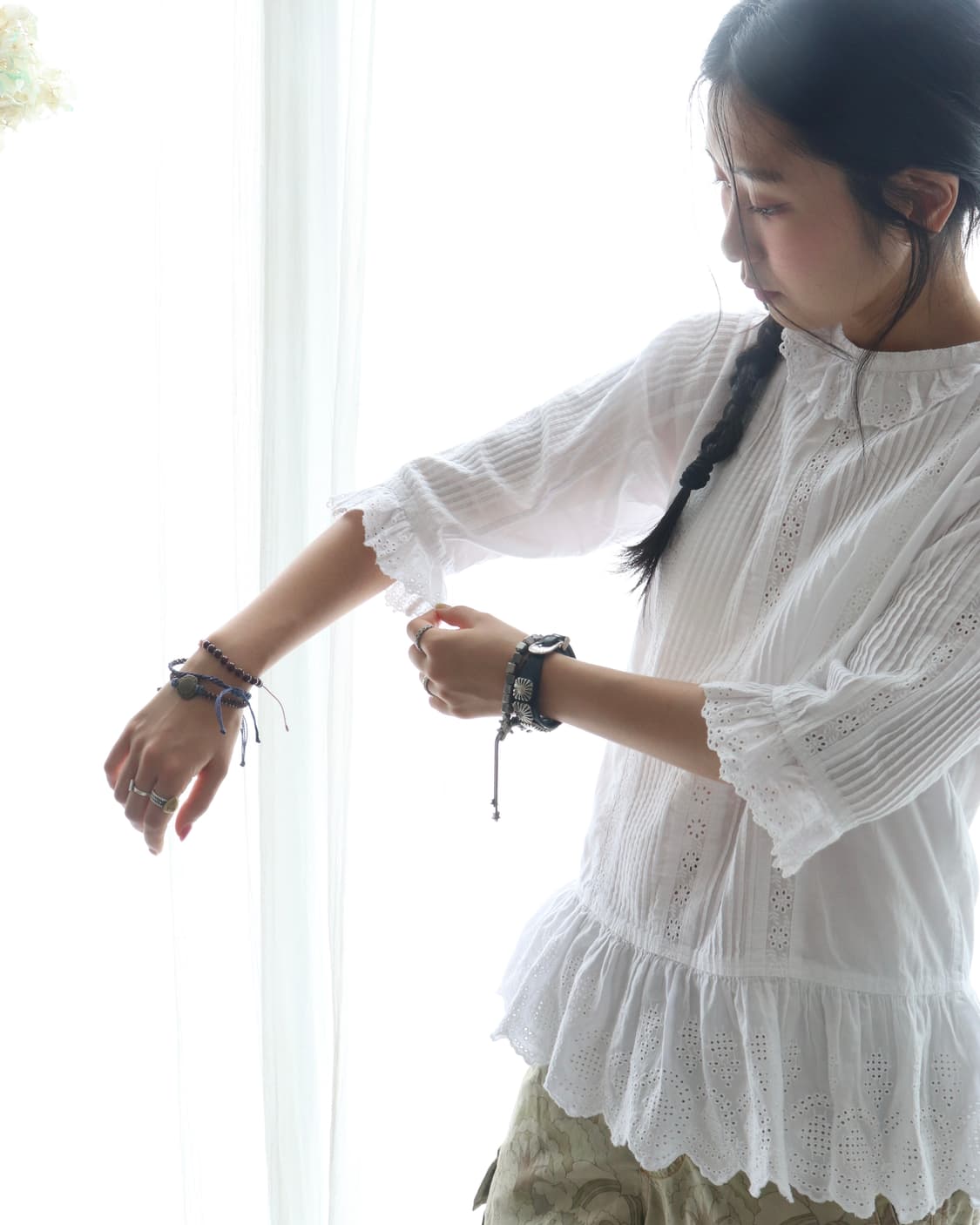 [Beams Boy] Frill Lace Pintuck Blouse 상품이미지6