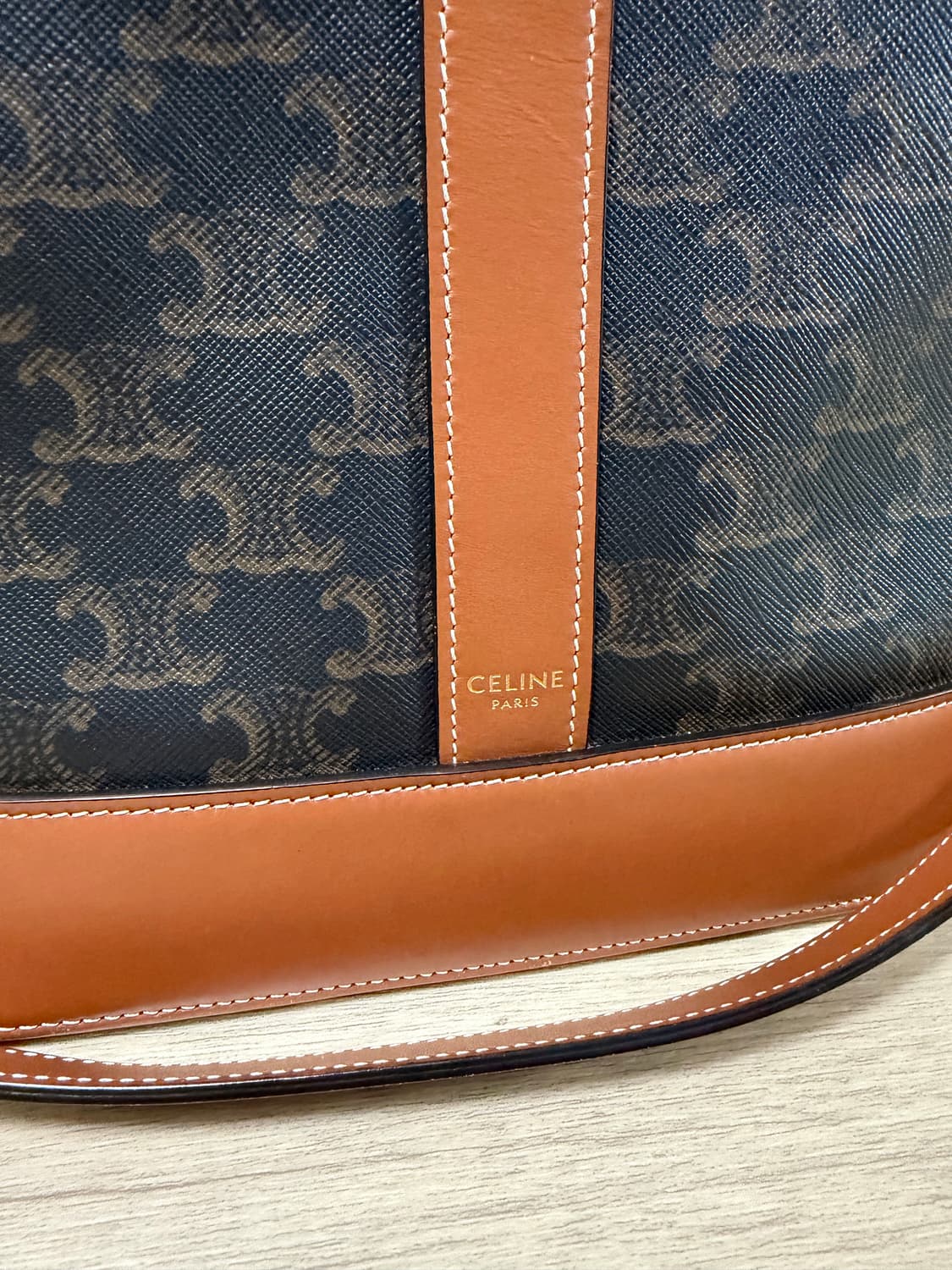 셀린느 버킷백 미디움 상품이미지2