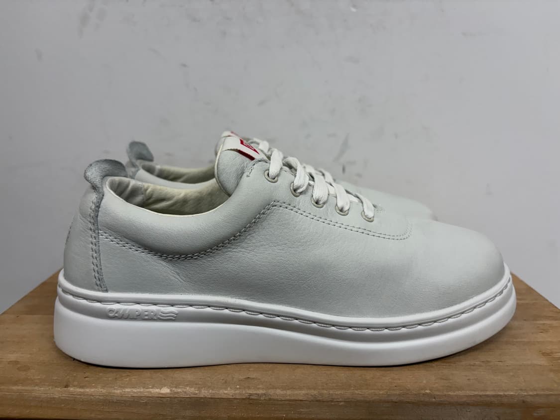 캠퍼 여성 스니커즈 245 상품이미지1