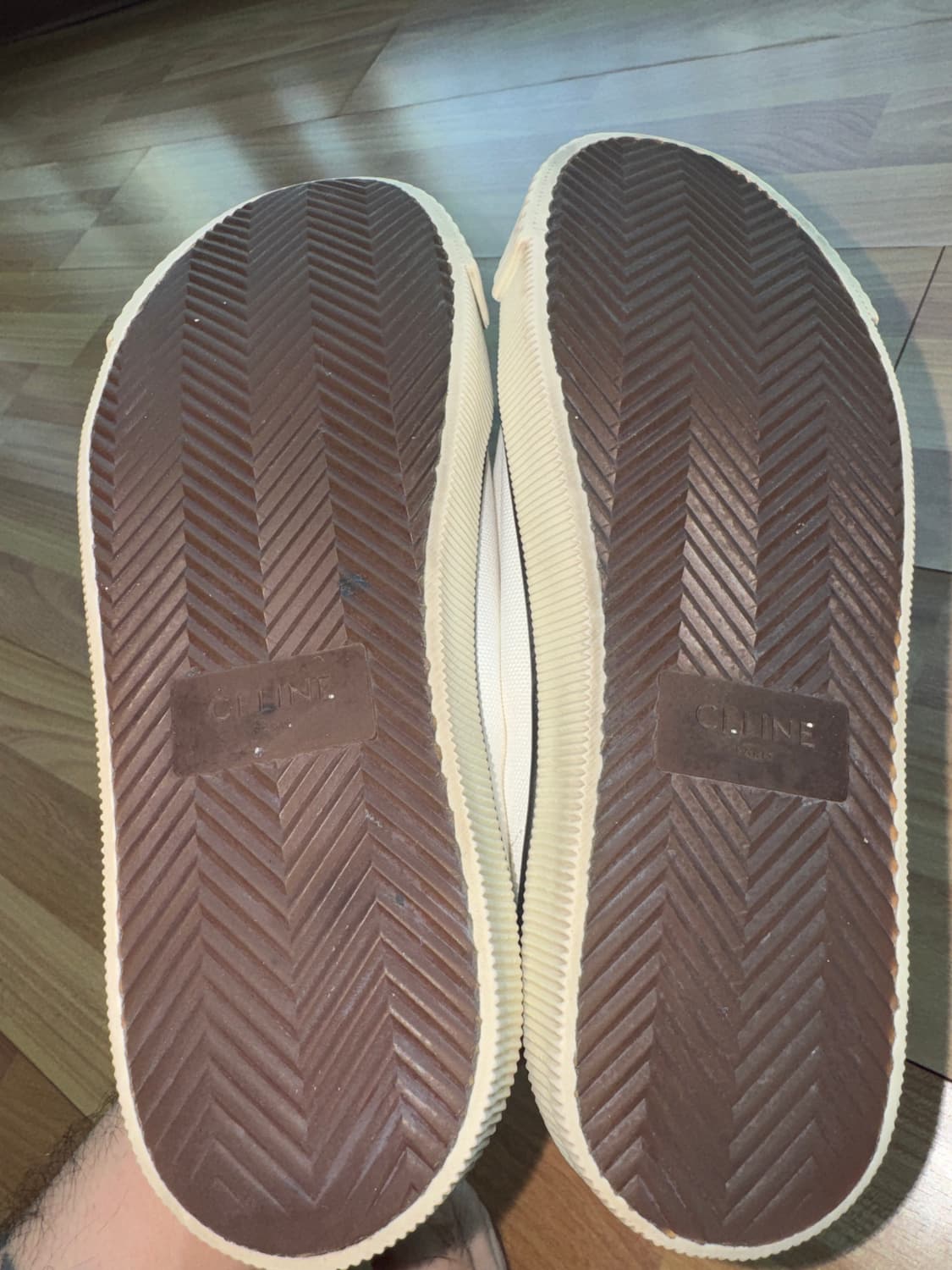 셀린느 블랭크 레이스업 스니커즈 판매합니다. 상품이미지5