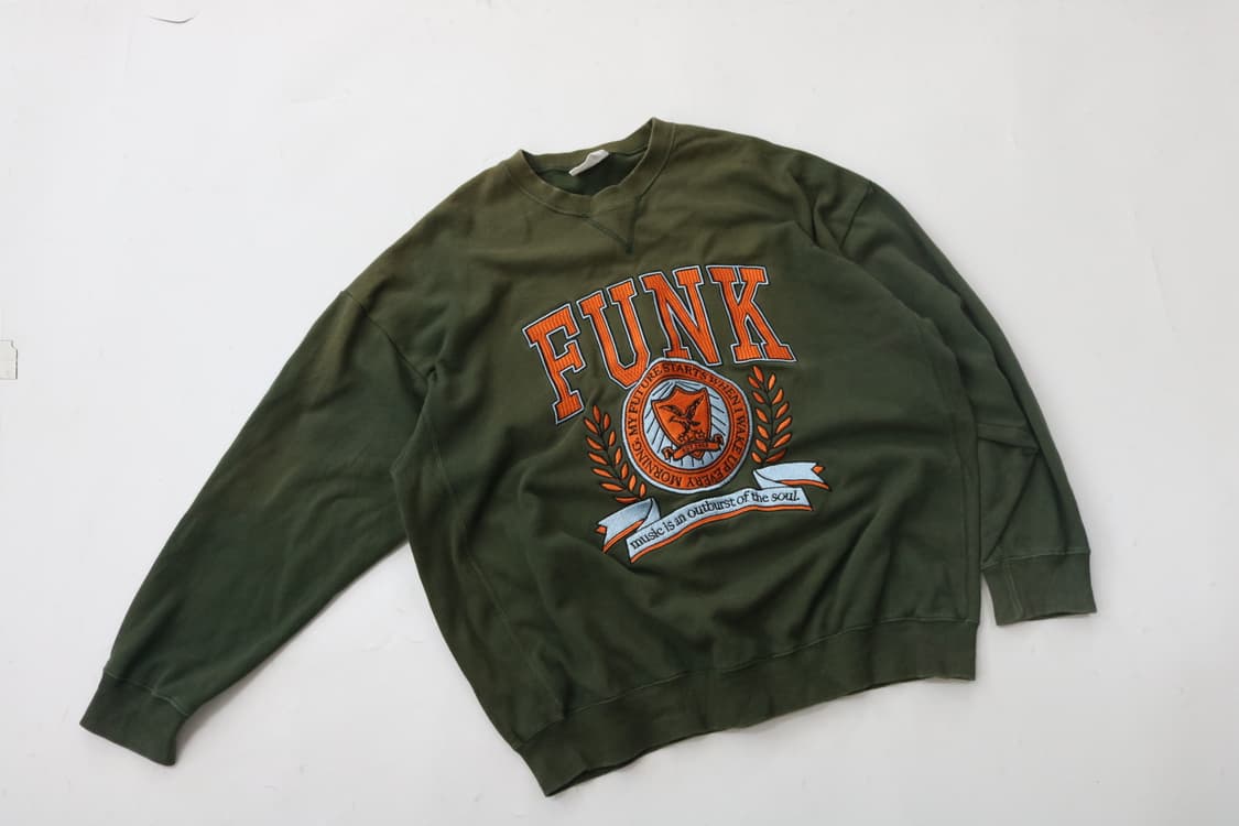 빈티지 카키 FUNK 빅 로고 자수 리버스 위브 스타일 스웨트셔츠 (F) 상품이미지3