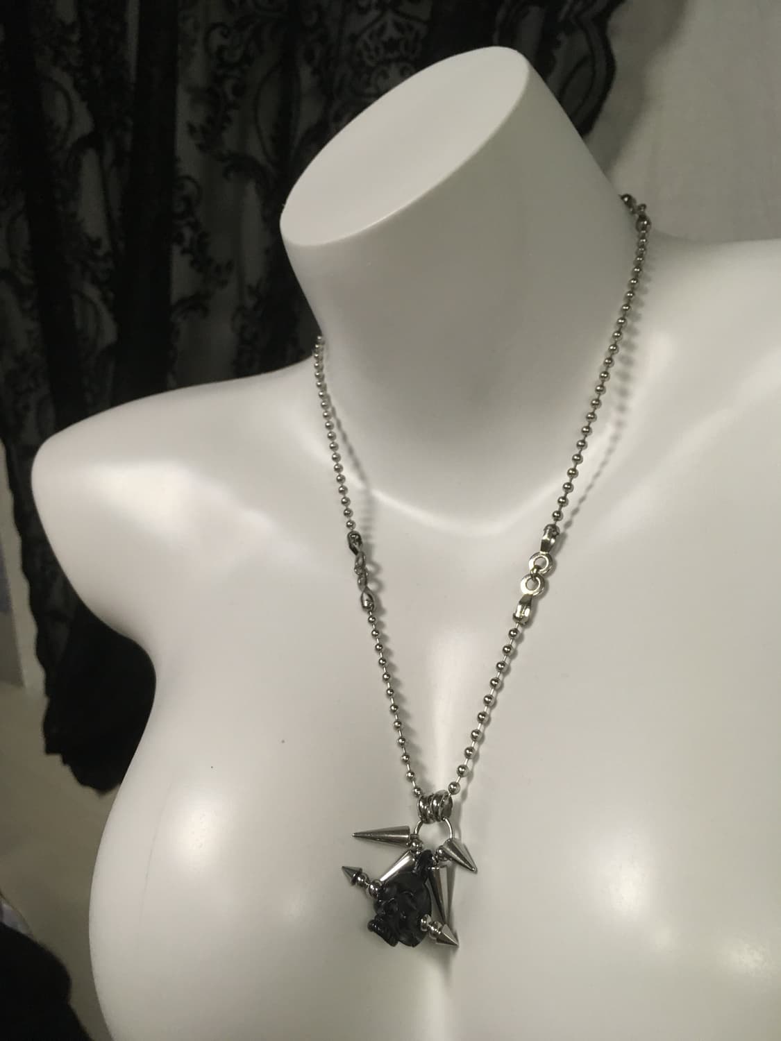 BUZZERBE HORNED SKULL LONG NECKLACE 상품이미지3
